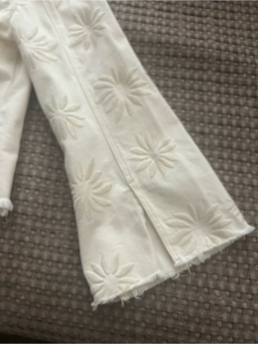 Liverpool women’s  Cream Jacket - Picture 5 of 6
